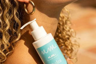 Cheveux fins et frisottis : comment garder une belle définition sans alourdir ?